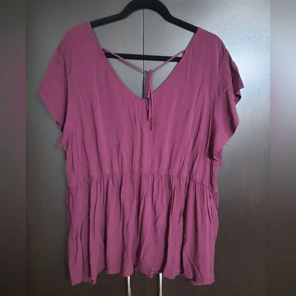 Flutter Sleeve Top - Picture 2 of 8